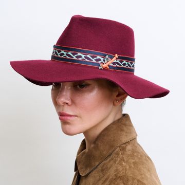Dark Amaryllis Trilby