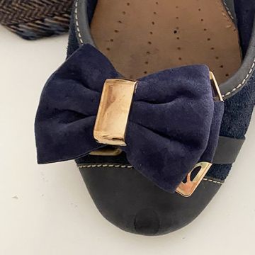 Pitch Suede and Metal Bow