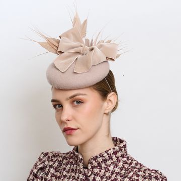 Pebble Feather Burst Felt Percher