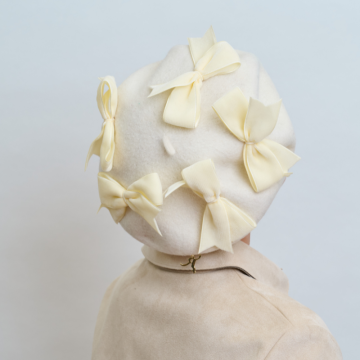 Clotted Cream Felt Velvet Bow Beret