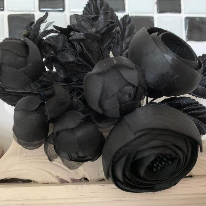 Fake top black roses