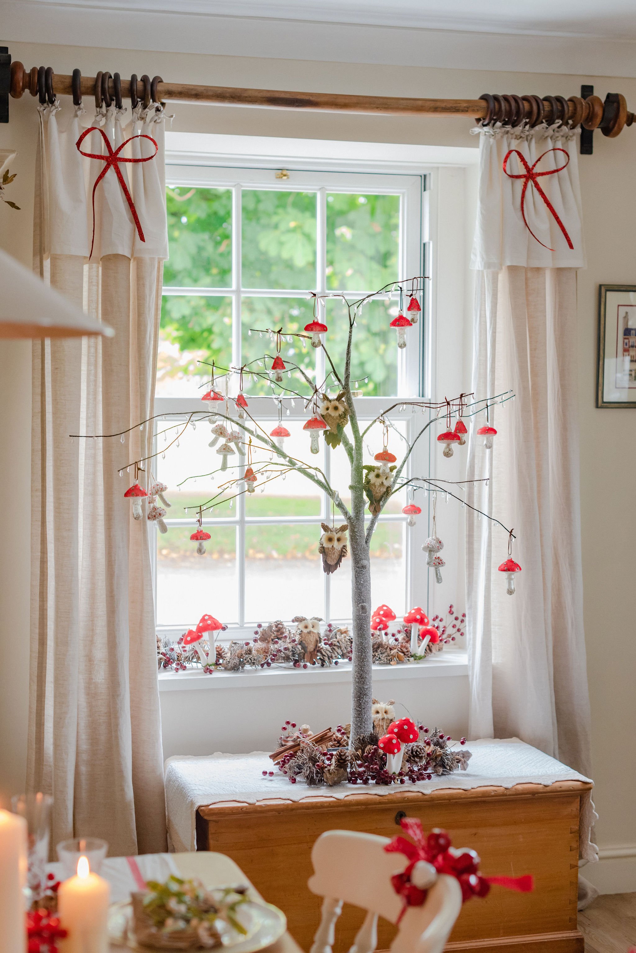 festive red mantlepiece