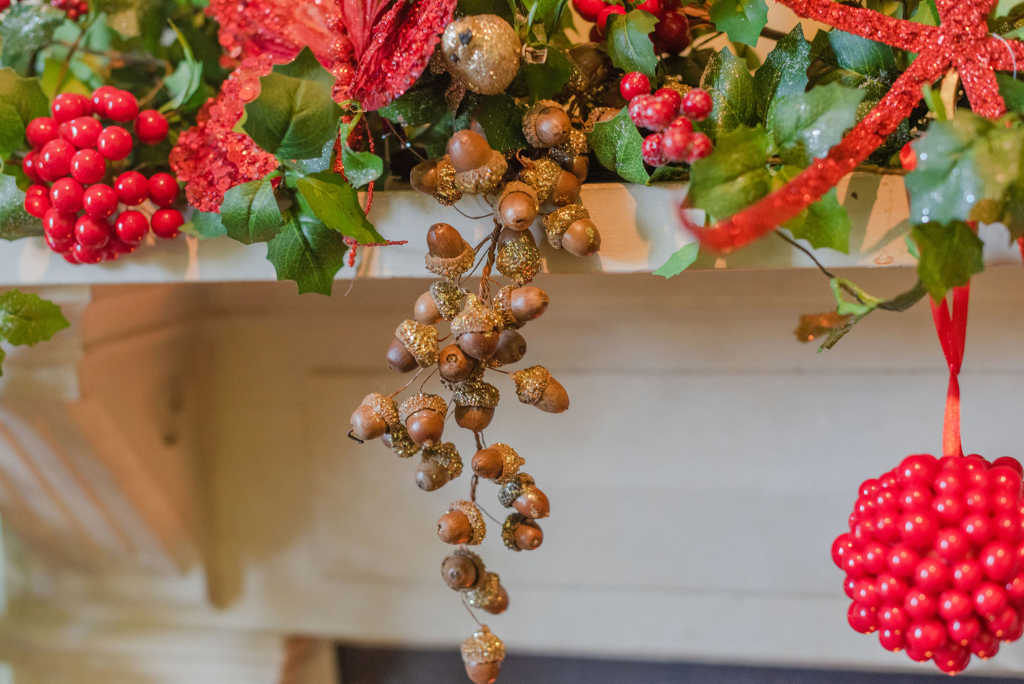 christmas mantlepiece decoration