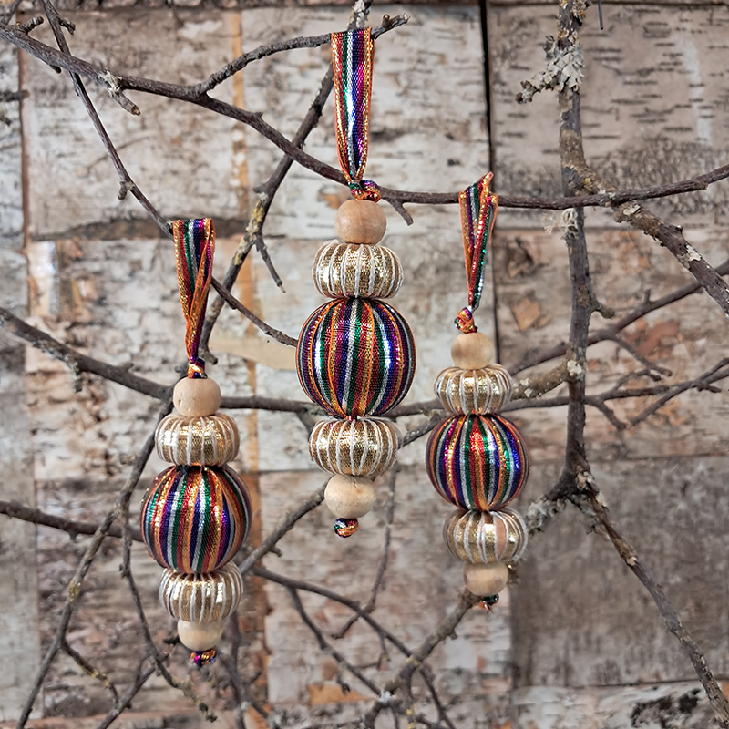 V V Rouleaux Mixed Ribbon Ball
