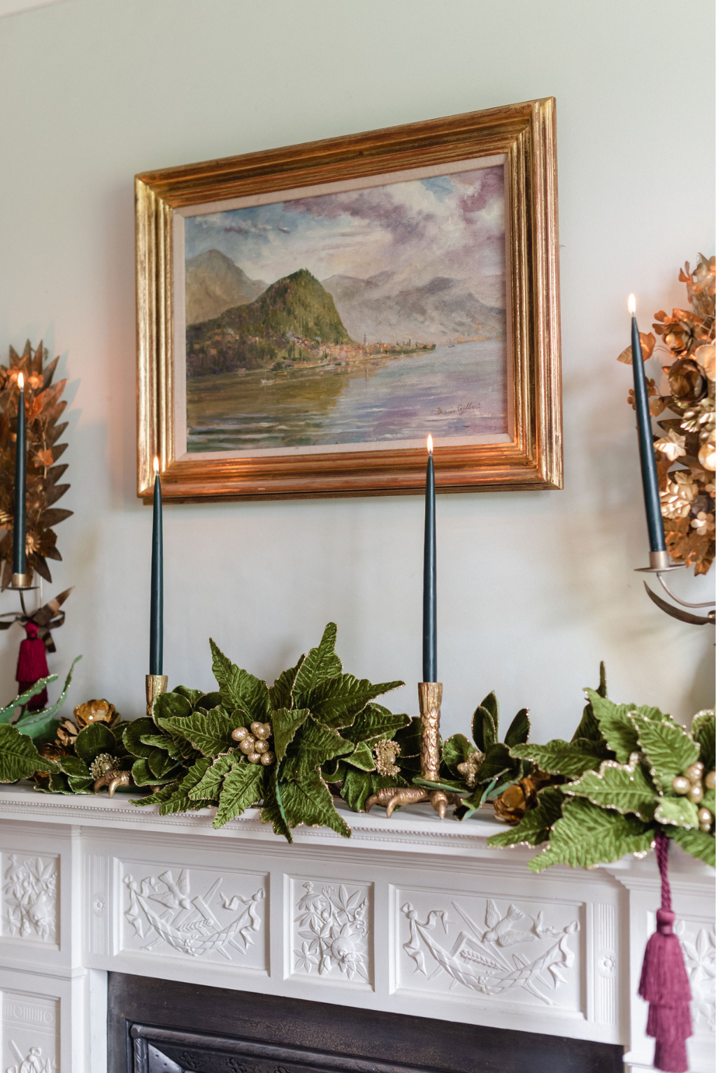 festive mantlepiece